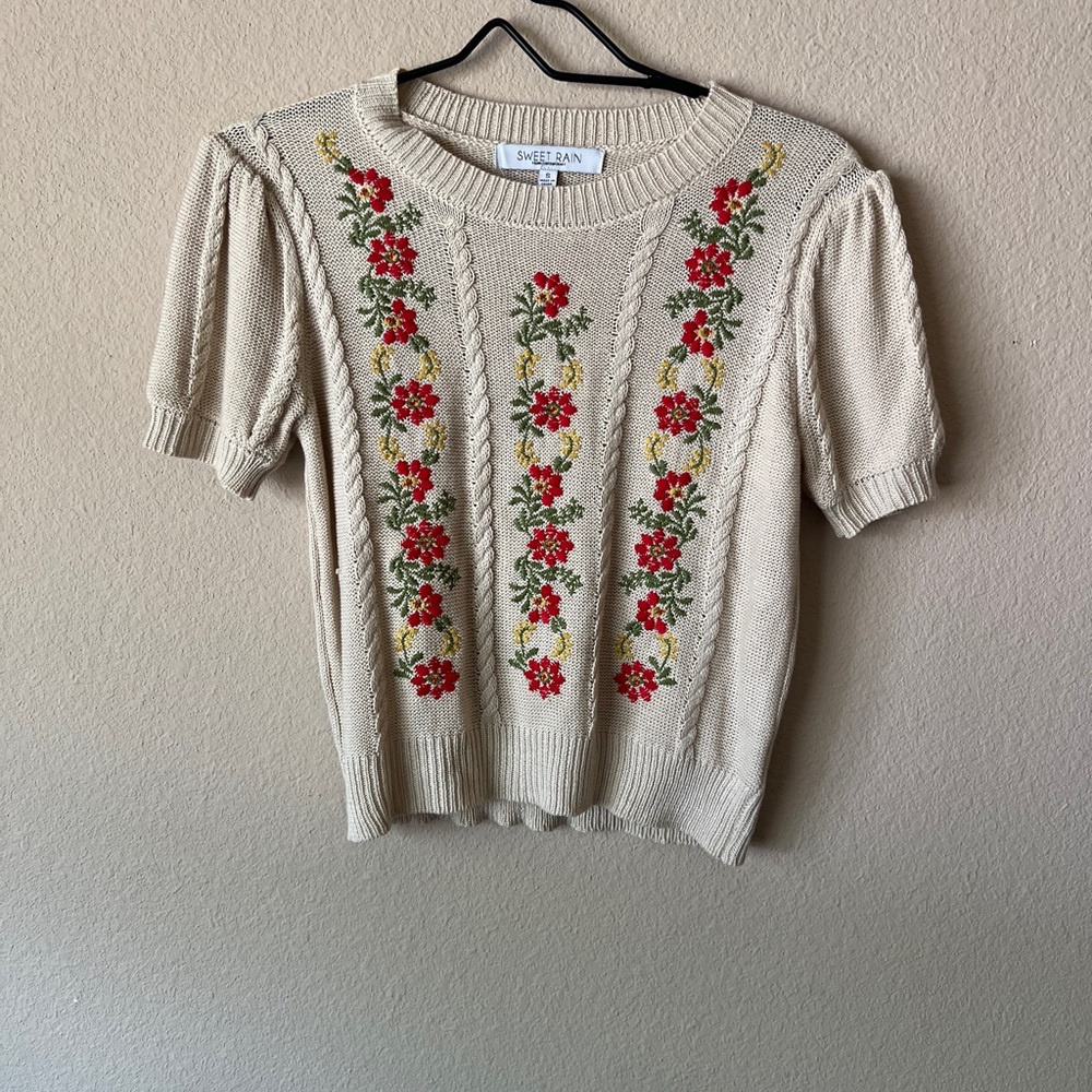 Sweet Rain Cream Knit Top with Red & Green Floral Embroidery